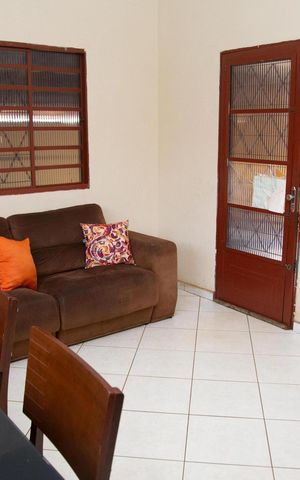 Casa à venda com 199m², 3 quartos e 2 vagas Casa à venda com 199m², 3 quartos e 2 vagasSala