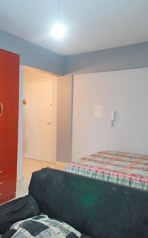 Apartamento à venda com 45m², 1 quarto e sem vagaSala/Quarto
