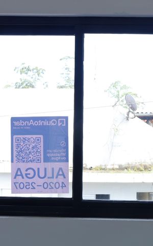 Apartamento para alugar com 50m², 1 quarto e sem vagaPlaca instalada na janela do imóvel, dia 11.09.2026 - Código da placa:  YEEJ -1102 (1º andar com visão para a rua)