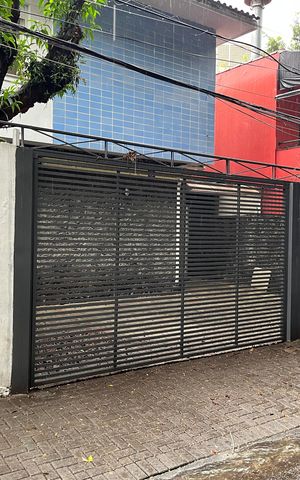 Casa para alugar com 160m², 3 quartos e 5 vagas Casa para alugar com 160m², 3 quartos e 5 vagasFachada