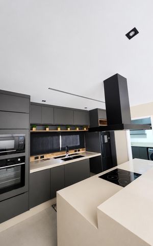 Casa à venda com 376m², 4 quartos e 4 vagas Casa à venda com 376m², 4 quartos e 4 vagasCozinha