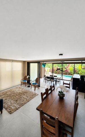 Casa à venda com 376m², 4 quartos e 4 vagas Casa à venda com 376m², 4 quartos e 4 vagasSala