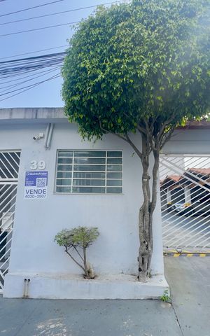 Apartamento à venda com 65m², 2 quartos e 1 vaga Apartamento à venda com 65m², 2 quartos e 1 vagaPlaca instalada na fachada do imóvel