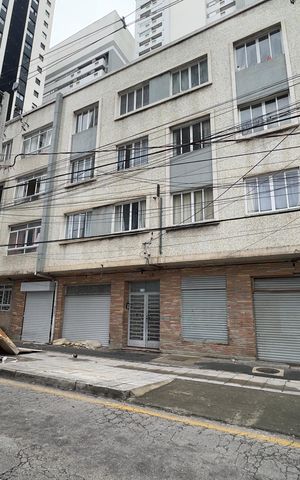 Apartamento à venda com 161m², 3 quartos e 1 vaga Apartamento à venda com 161m², 3 quartos e 1 vagaFachada