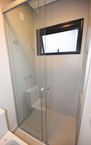 Casa de condomínio à venda com 461m², 4 quartos e 4 vagas Casa de condomínio à venda com 461m², 4 quartos e 4 vagasbanheiro da área gourmet