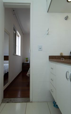 Apartamento à venda com 140m², 4 quartos e 2 vagas Apartamento à venda com 140m², 4 quartos e 2 vagasBANHEIRO2