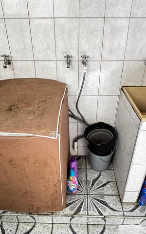 Casa à venda com 272m², 3 quartos e 2 vagas Casa à venda com 272m², 3 quartos e 2 vagasÁrea de Serviço