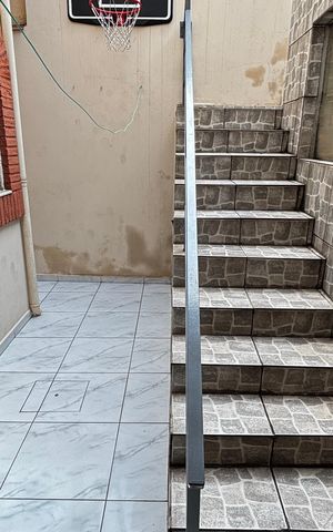 Casa à venda com 272m², 3 quartos e 2 vagas Casa à venda com 272m², 3 quartos e 2 vagasQuintal