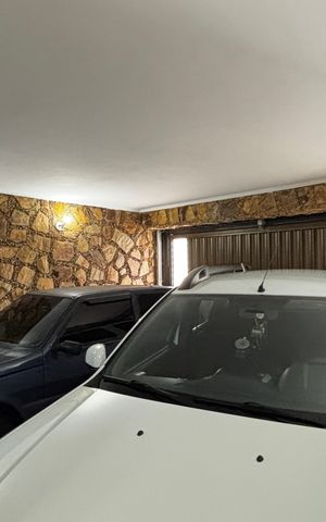 Casa à venda com 272m², 3 quartos e 2 vagas Casa à venda com 272m², 3 quartos e 2 vagasGaragem