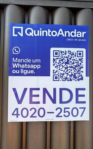 Casa à venda com 272m², 3 quartos e 2 vagas Casa à venda com 272m², 3 quartos e 2 vagasFachada