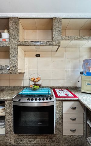 Casa à venda com 272m², 3 quartos e 2 vagas Casa à venda com 272m², 3 quartos e 2 vagasCozinha