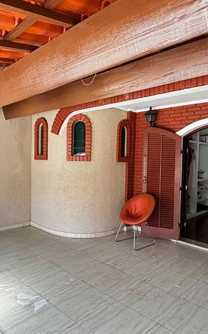 Casa à venda com 272m², 3 quartos e 2 vagas Casa à venda com 272m², 3 quartos e 2 vagasSuite Varanda