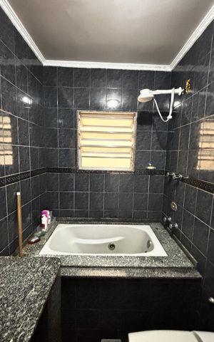 Casa à venda com 272m², 3 quartos e 2 vagas Casa à venda com 272m², 3 quartos e 2 vagasBanheiro
