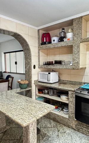 Casa à venda com 272m², 3 quartos e 2 vagas Casa à venda com 272m², 3 quartos e 2 vagasCozinha