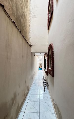 Casa à venda com 272m², 3 quartos e 2 vagas Casa à venda com 272m², 3 quartos e 2 vagasCorredor