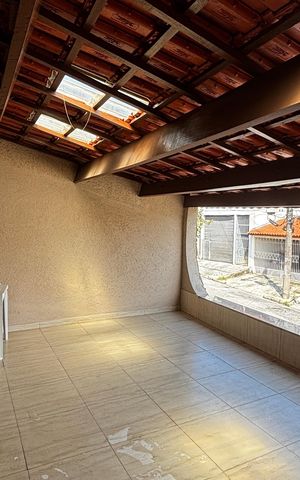 Casa à venda com 272m², 3 quartos e 2 vagas Casa à venda com 272m², 3 quartos e 2 vagasSuite Varanda