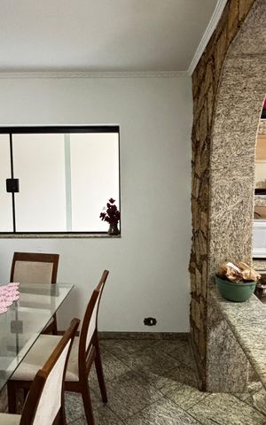Casa à venda com 272m², 3 quartos e 2 vagas Casa à venda com 272m², 3 quartos e 2 vagasCozinha
