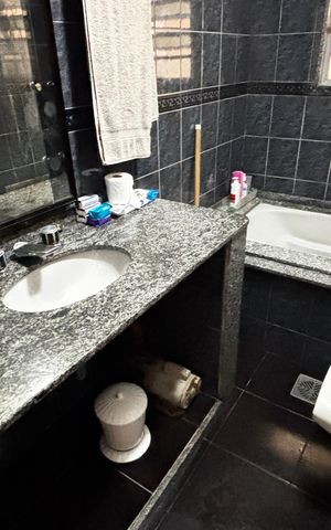 Casa à venda com 272m², 3 quartos e 2 vagas Casa à venda com 272m², 3 quartos e 2 vagasBanheiro