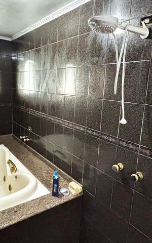 Casa à venda com 272m², 3 quartos e 2 vagas Casa à venda com 272m², 3 quartos e 2 vagasBanheiro da Suíte