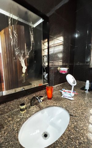 Casa à venda com 272m², 3 quartos e 2 vagas Casa à venda com 272m², 3 quartos e 2 vagasBanheiro da Suíte