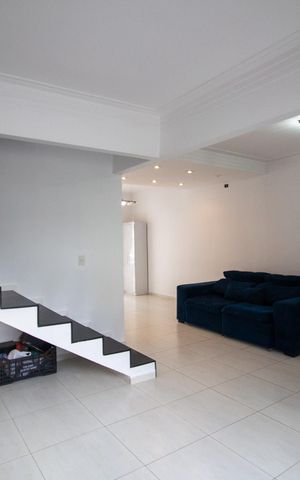 Casa de condomínio para alugar com 125m², 4 quartos e 2 vagas Casa de condomínio para alugar com 125m², 4 quartos e 2 vagasSala