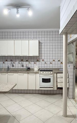 Apartamento para alugar com 150m², 3 quartos e 2 vagas Apartamento para alugar com 150m², 3 quartos e 2 vagasCozinha