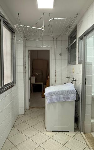 Apartamento para alugar com 150m², 3 quartos e 2 vagas Apartamento para alugar com 150m², 3 quartos e 2 vagasÁrea de Serviço
