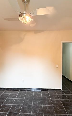 Casa à venda com 126m², 2 quartos e 2 vagas Casa à venda com 126m², 2 quartos e 2 vagasCasa 1