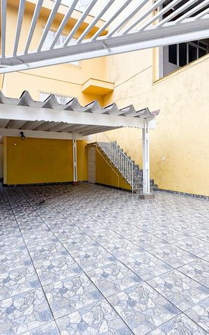 Casa à venda com 126m², 2 quartos e 2 vagas Casa à venda com 126m², 2 quartos e 2 vagasCasa 1