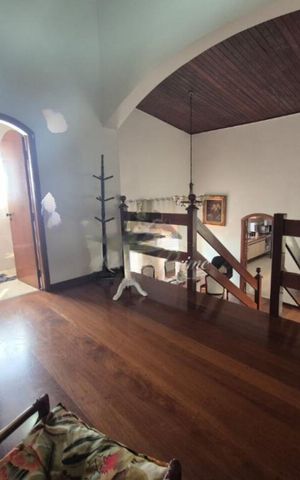 Casa à venda com 286m², 3 quartos e 4 vagas