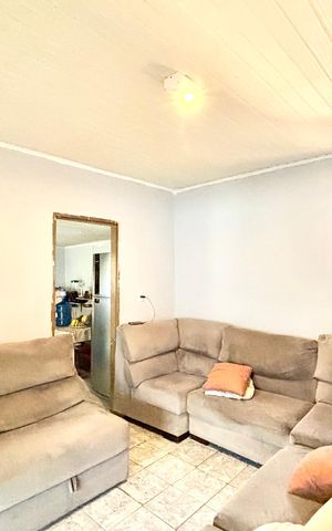 Casa para alugar com 80m², 2 quartos e 3 vagas Casa para alugar com 80m², 2 quartos e 3 vagasSala