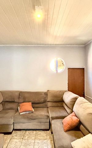 Casa para alugar com 80m², 2 quartos e 3 vagas Casa para alugar com 80m², 2 quartos e 3 vagasSala