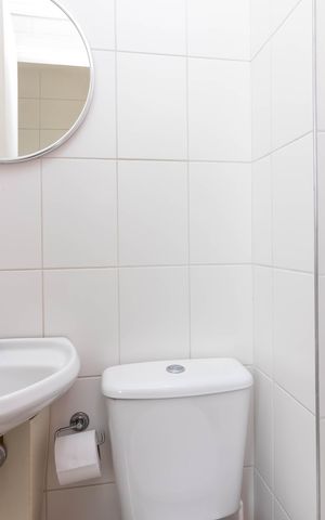 Apartamento para alugar com 195m², 4 quartos e 4 vagas Apartamento para alugar com 195m², 4 quartos e 4 vagasBanheiro de Serviço