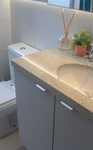 Apartamento à venda com 84m², 2 quartos e 2 vagasBanheiro da Suíte 1