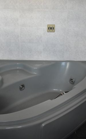 Casa à venda com 234m², 4 quartos e 3 vagasSuíte 2
