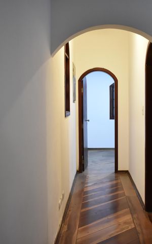 Casa à venda com 234m², 4 quartos e 3 vagasCorredor