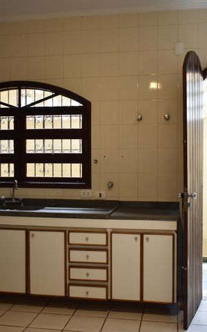 Casa à venda com 234m², 4 quartos e 3 vagasCozinha