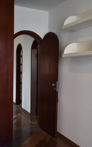 Casa à venda com 234m², 4 quartos e 3 vagasQuarto 2