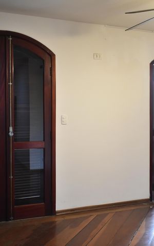 Casa à venda com 234m², 4 quartos e 3 vagasSuíte 2