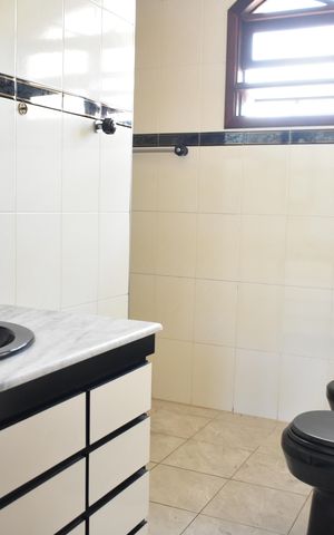 Casa à venda com 234m², 4 quartos e 3 vagasBanheiro Social