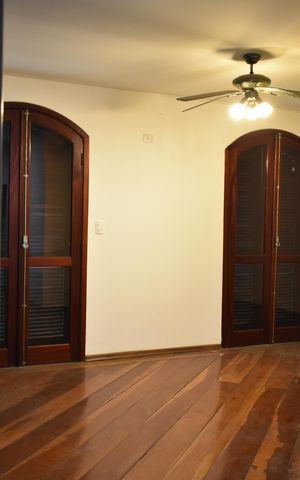 Casa à venda com 234m², 4 quartos e 3 vagasSuíte 2