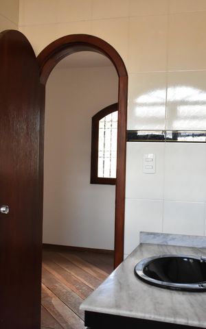 Casa à venda com 234m², 4 quartos e 3 vagasBanheiro Social