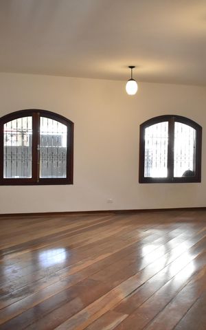 Casa à venda com 234m², 4 quartos e 3 vagasSala
