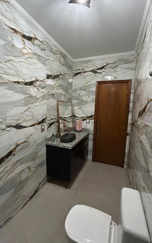 Casa à venda com 320m², 3 quartos e 2 vagas Casa à venda com 320m², 3 quartos e 2 vagasBanheiro