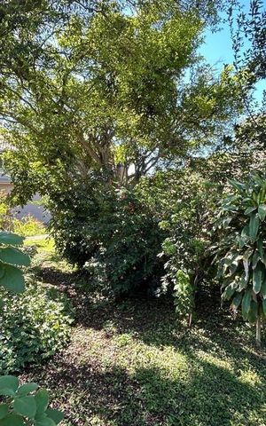 Casa à venda com 320m², 3 quartos e 2 vagas Casa à venda com 320m², 3 quartos e 2 vagasÁrea Verde