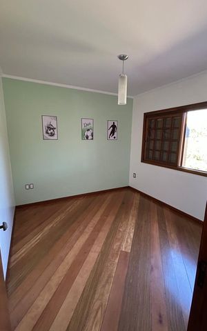 Casa à venda com 320m², 3 quartos e 2 vagas Casa à venda com 320m², 3 quartos e 2 vagasQuarto