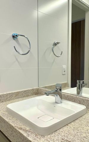 Apartamento à venda com 82m², 2 quartos e 1 vaga Apartamento à venda com 82m², 2 quartos e 1 vagaBanheiro