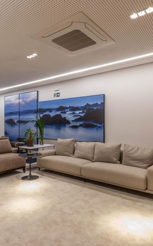 Apartamento à venda com 131m², 2 quartos e 2 vagas Apartamento à venda com 131m², 2 quartos e 2 vagasÁrea comum - Salão de festas