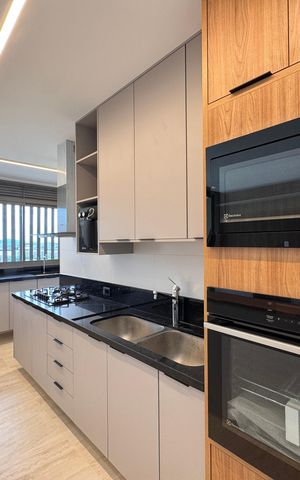 Apartamento para alugar com 130m², 3 quartos e 2 vagas Apartamento para alugar com 130m², 3 quartos e 2 vagasCozinha e Área de Serviço