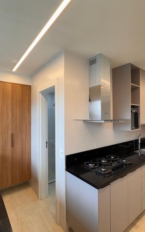 Apartamento para alugar com 130m², 3 quartos e 2 vagas Apartamento para alugar com 130m², 3 quartos e 2 vagasCozinha e Área de Serviço